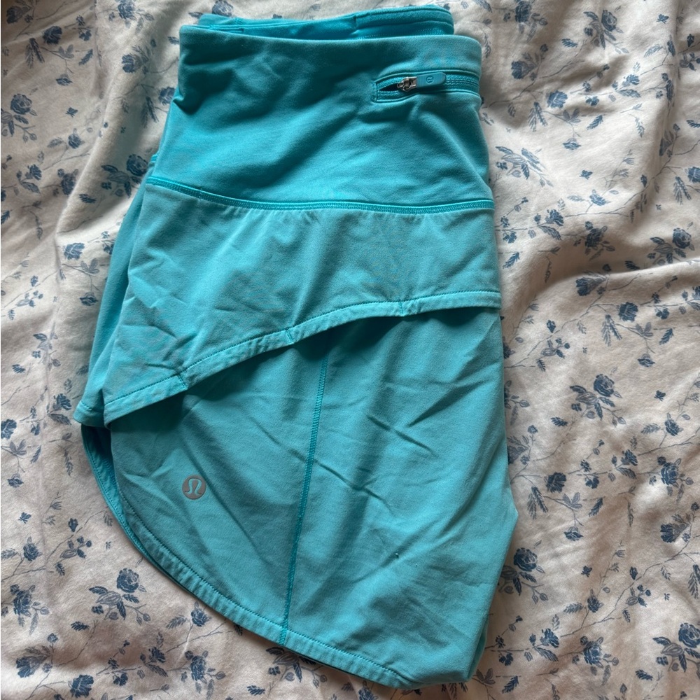 Bright blue LuLu high waisted size 4 shorts!